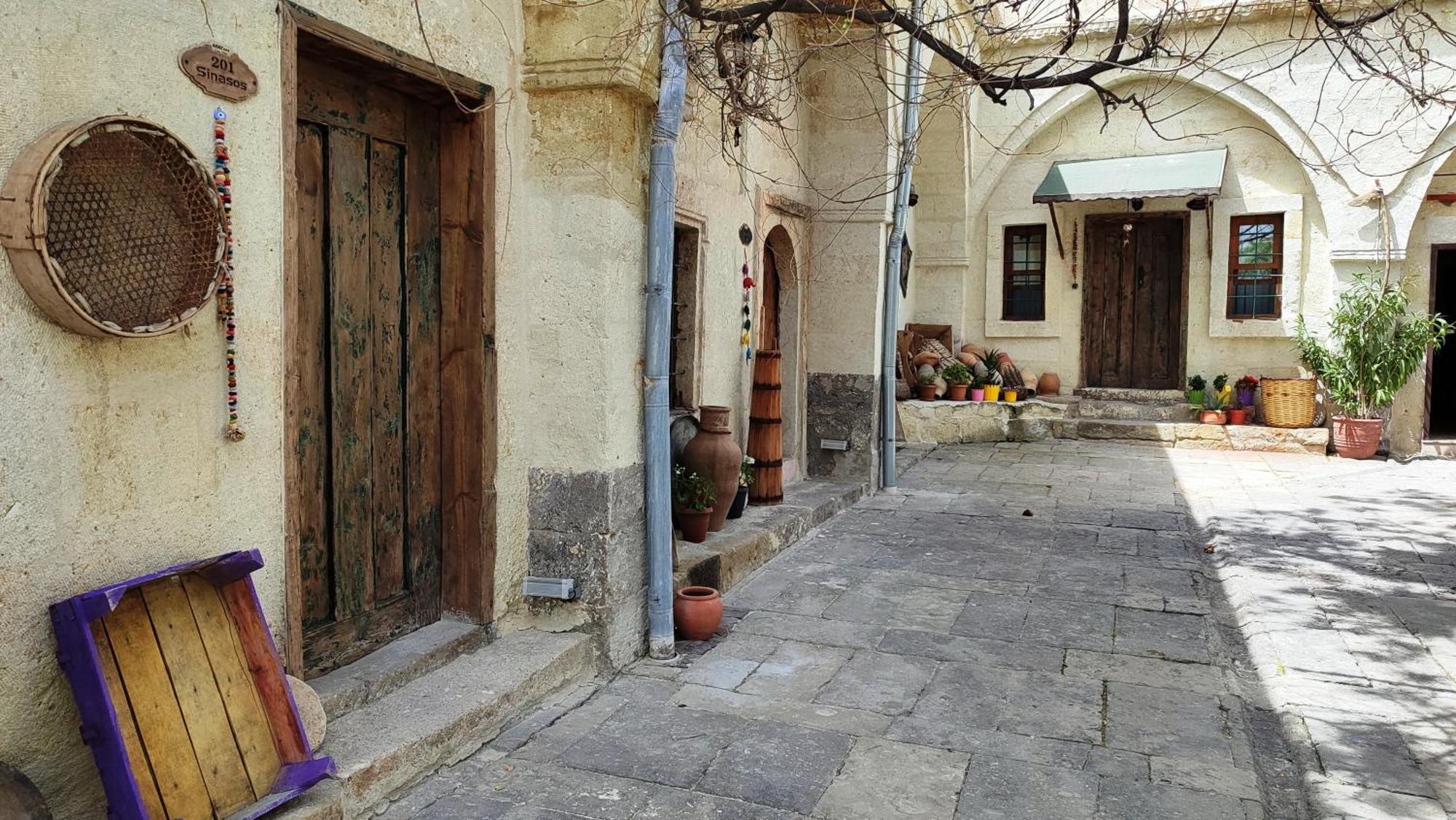 Armesos Cave Hotel ウルギュップ エクステリア 写真